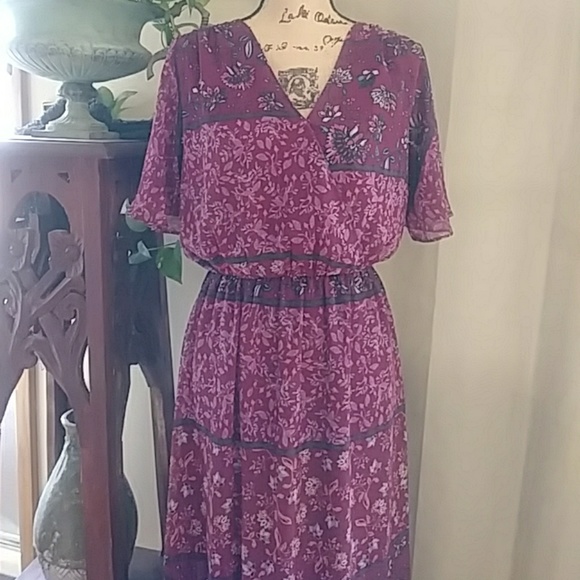 Everly Dresses & Skirts - NWT Everly Berry Boho/Gypsy Floral Patio Dress